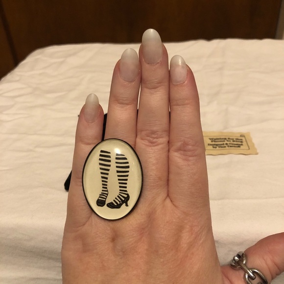 Ring - Picture 3 of 4